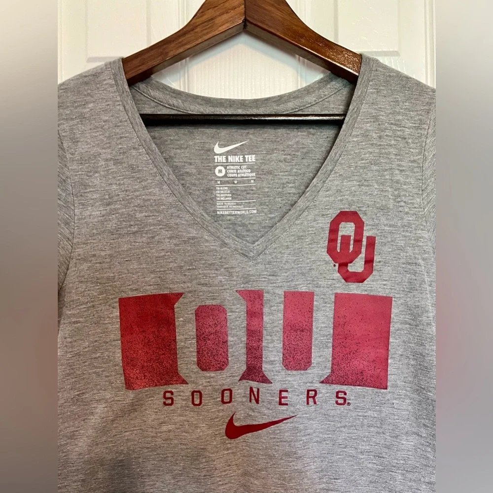 Nike Women’s‎ Gray and Red V Neck Oklahoma Sooners Tee